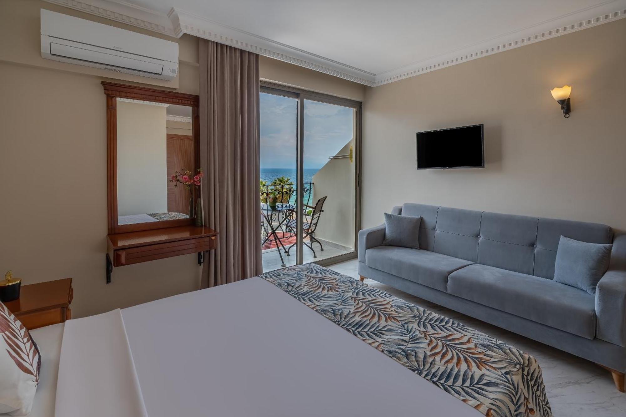 Rosy Suites Hotel Kusadasi Exterior photo